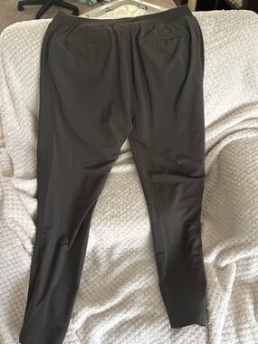 Athleta woman’s Dark Charcoal Performance Joggers